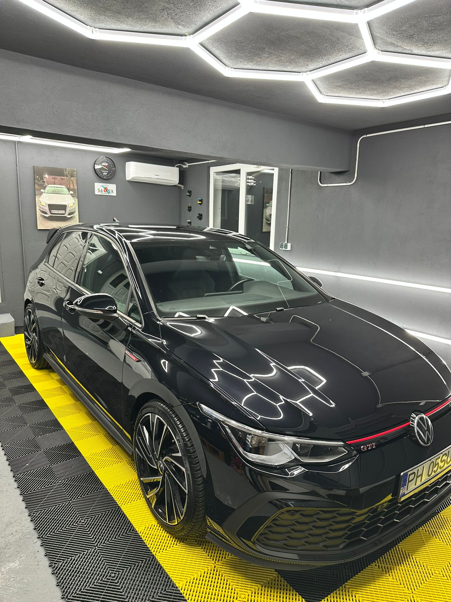 Volkswagen Golf GTI negru